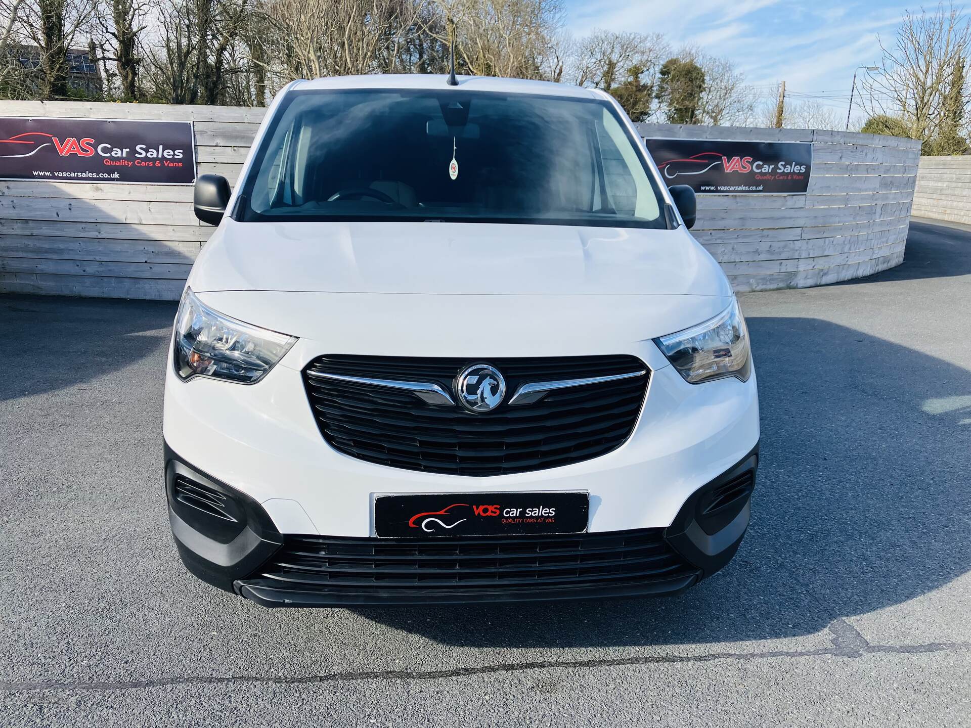 Oct 2020 Vauxhall Combo 2300 1.5 Turbo D 100ps H1 Edition Crew Van