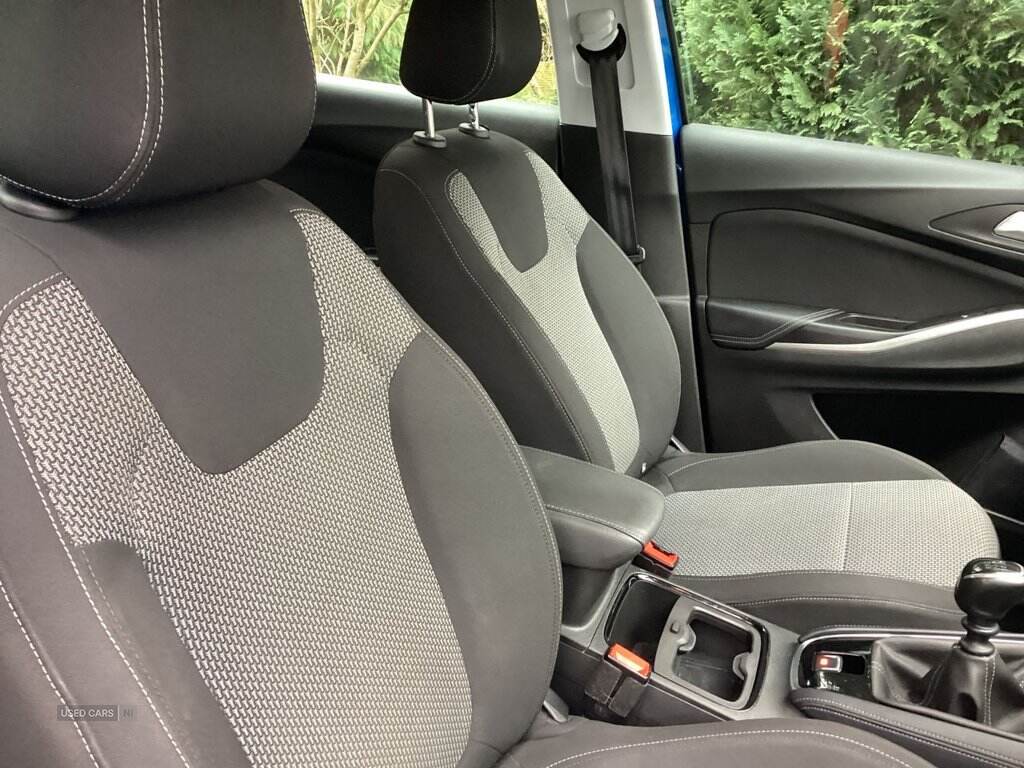 Feb 2019 Vauxhall Grandland X 1.2 Turbo SE 5dr