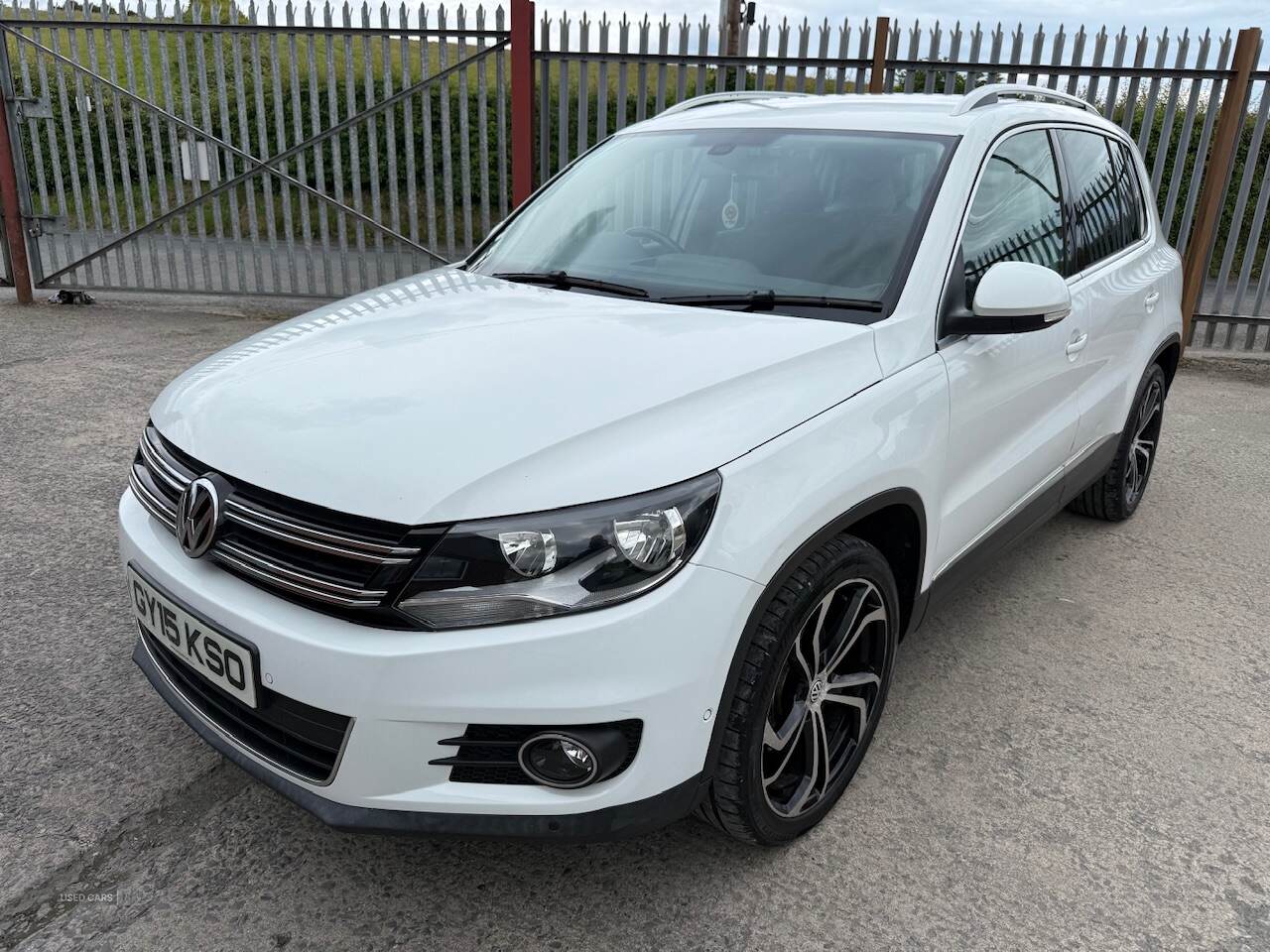 Apr 2015 Volkswagen Tiguan 2.0 TDi BlueMotion Tech Match 5dr [2WD]