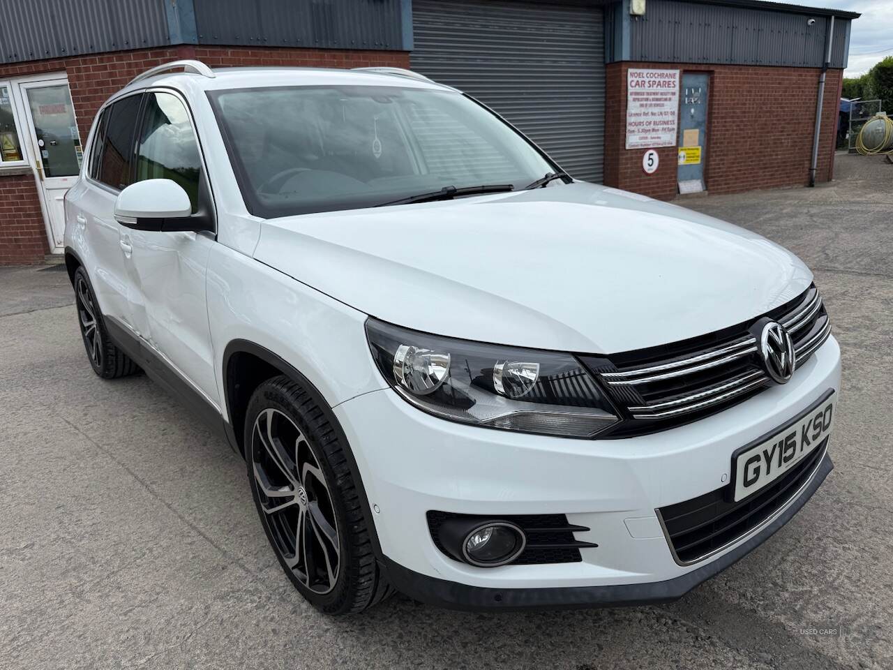 Apr 2015 Volkswagen Tiguan 2.0 TDi BlueMotion Tech Match 5dr [2WD]