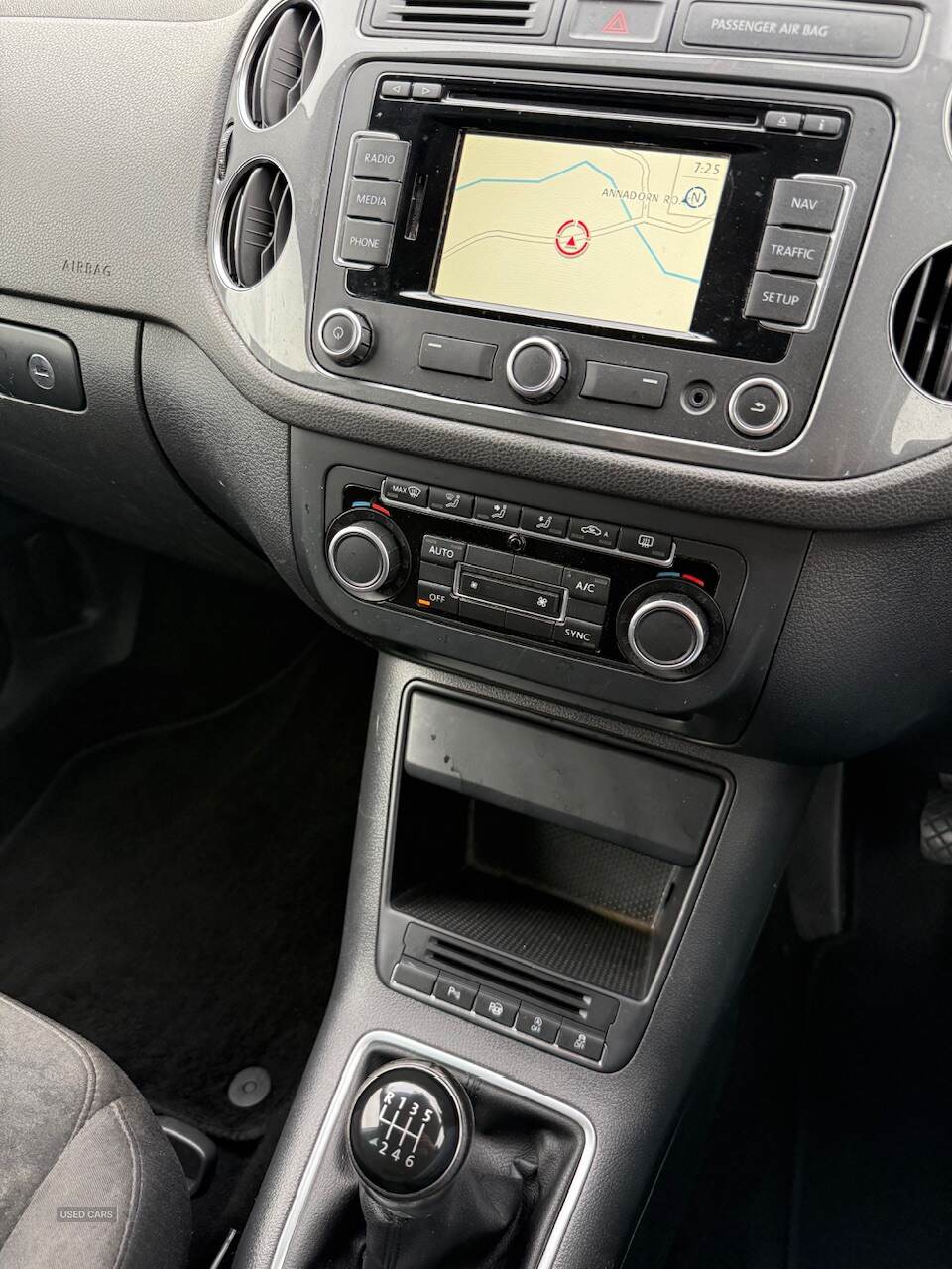 Apr 2015 Volkswagen Tiguan 2.0 TDi BlueMotion Tech Match 5dr [2WD]