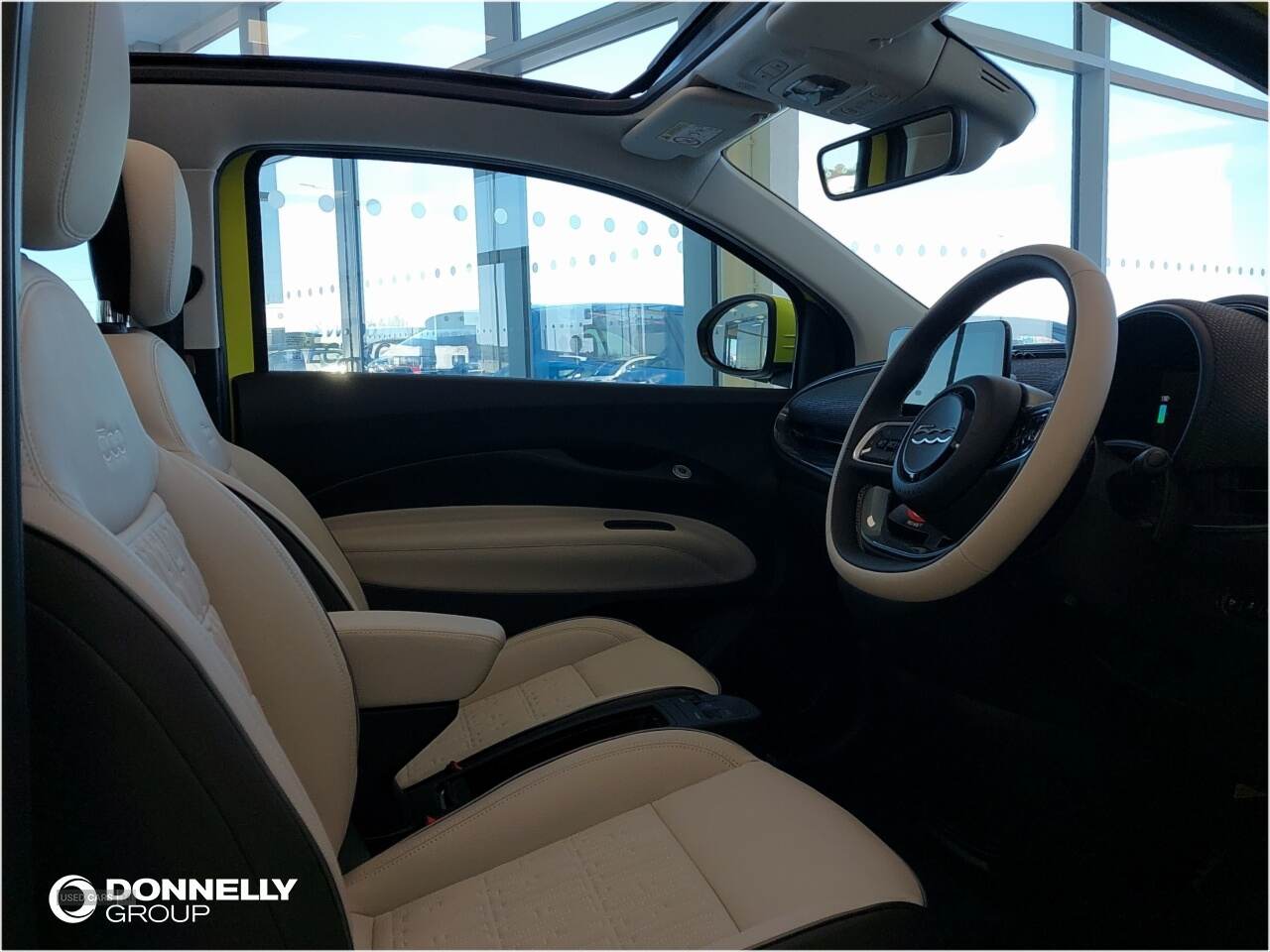 Dec 2024 Fiat 500 87kW 42kWh 2dr Auto