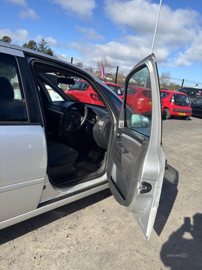Feb 2010 Vauxhall Meriva 1.4i 16V Design 5dr