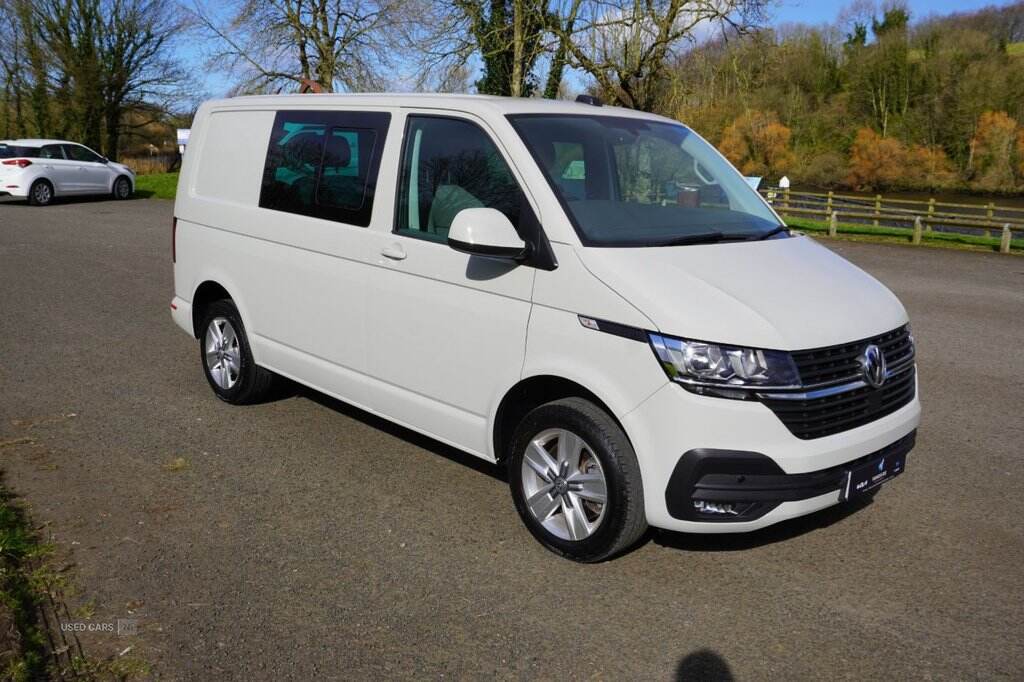 Jun 2023 Volkswagen Transporter 2.0 TDI 150 Highline Kombi Van