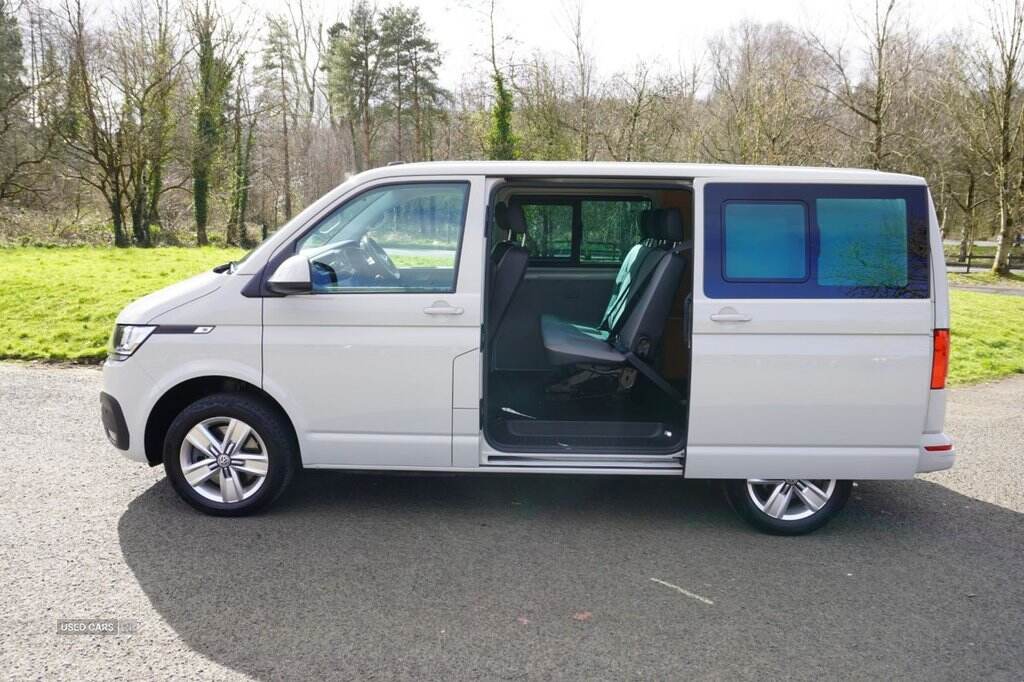 Jun 2023 Volkswagen Transporter 2.0 TDI 150 Highline Kombi Van