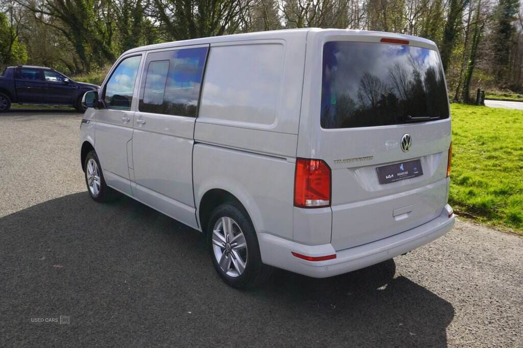 Jun 2023 Volkswagen Transporter 2.0 TDI 150 Highline Kombi Van