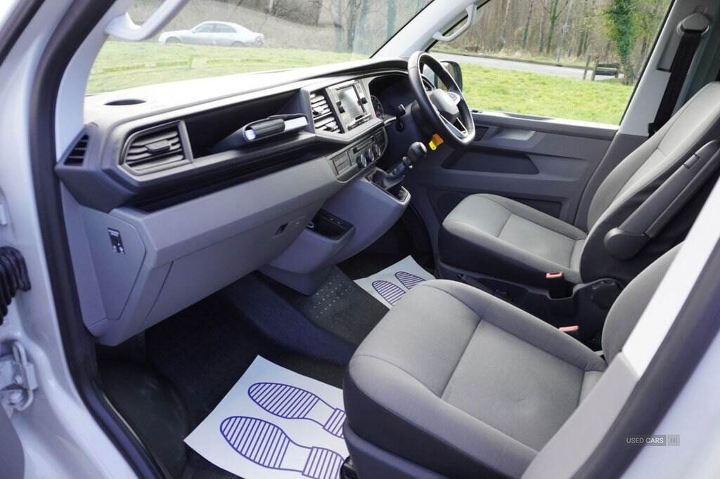 Jun 2023 Volkswagen Transporter 2.0 TDI 150 Highline Kombi Van