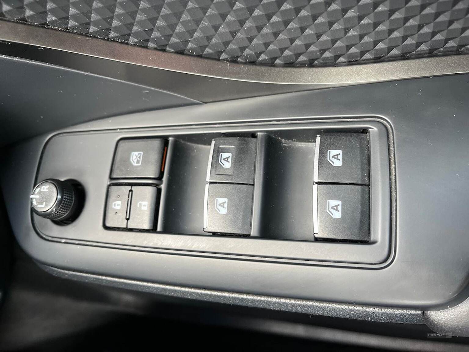 Mar 2017 Toyota C-HR 1.8 Hybrid Icon 5Dr Cvt