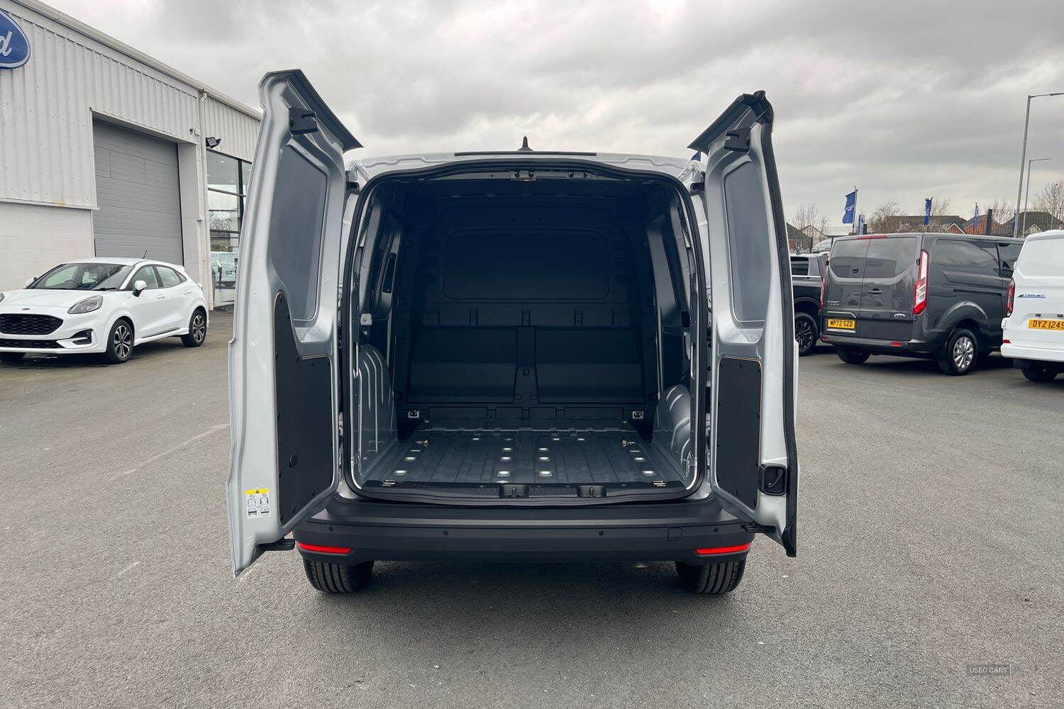 Ford Transit Connect 240 Trend L1 SWB 122PS AUTO 7 Speed, HEATED WINSCREEN, IN STOCK