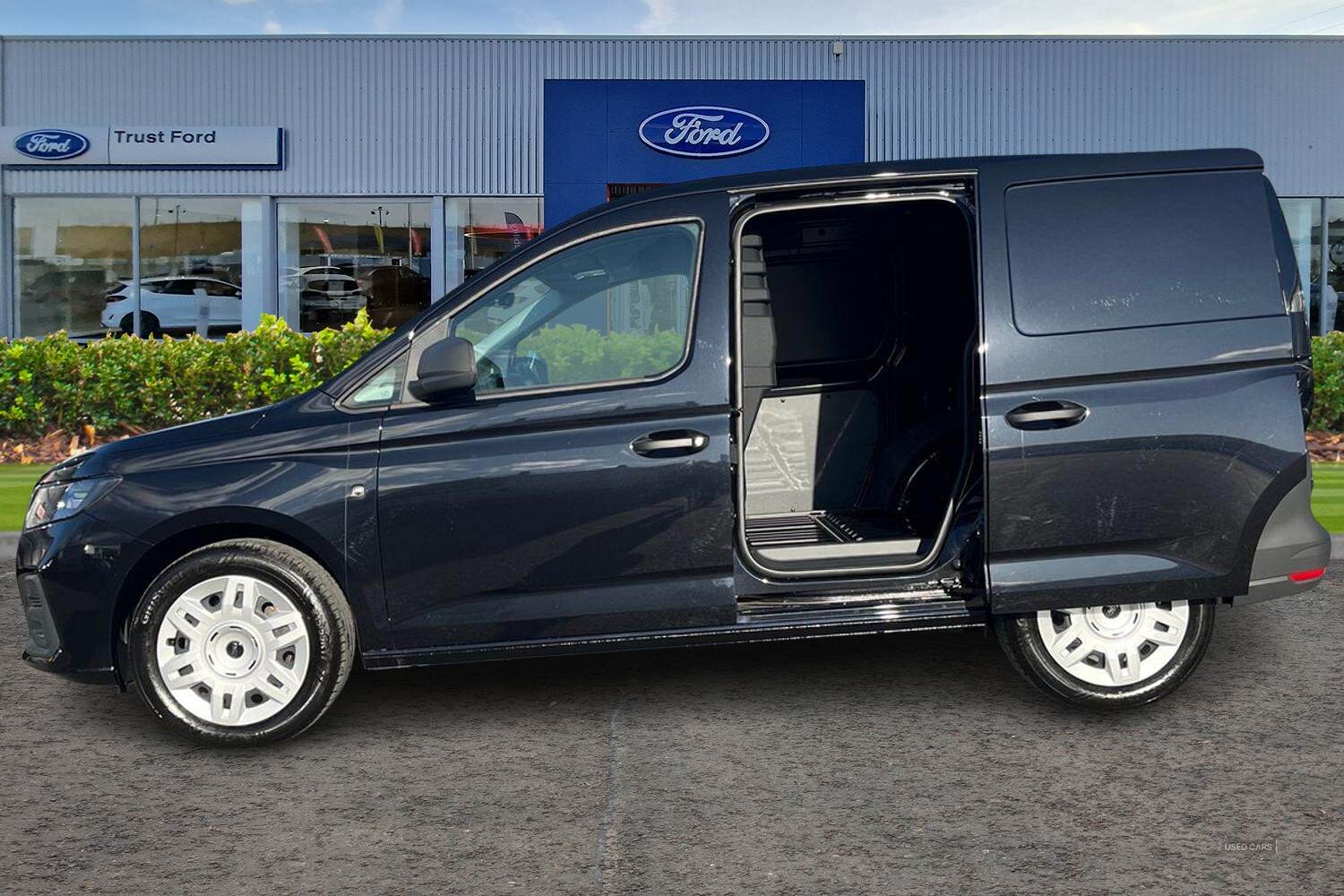 Ford Transit Connect 240 Trend L1 SWB 122PS AUTO 7 Speed, FRONT AND REAR PARKING AID, IN STOCK