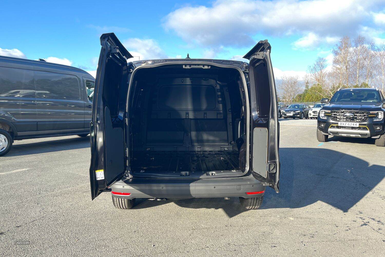 Ford Transit Connect 240 Trend L1 SWB 122PS AUTO 7 Speed, FRONT AND REAR PARKING AID, IN STOCK