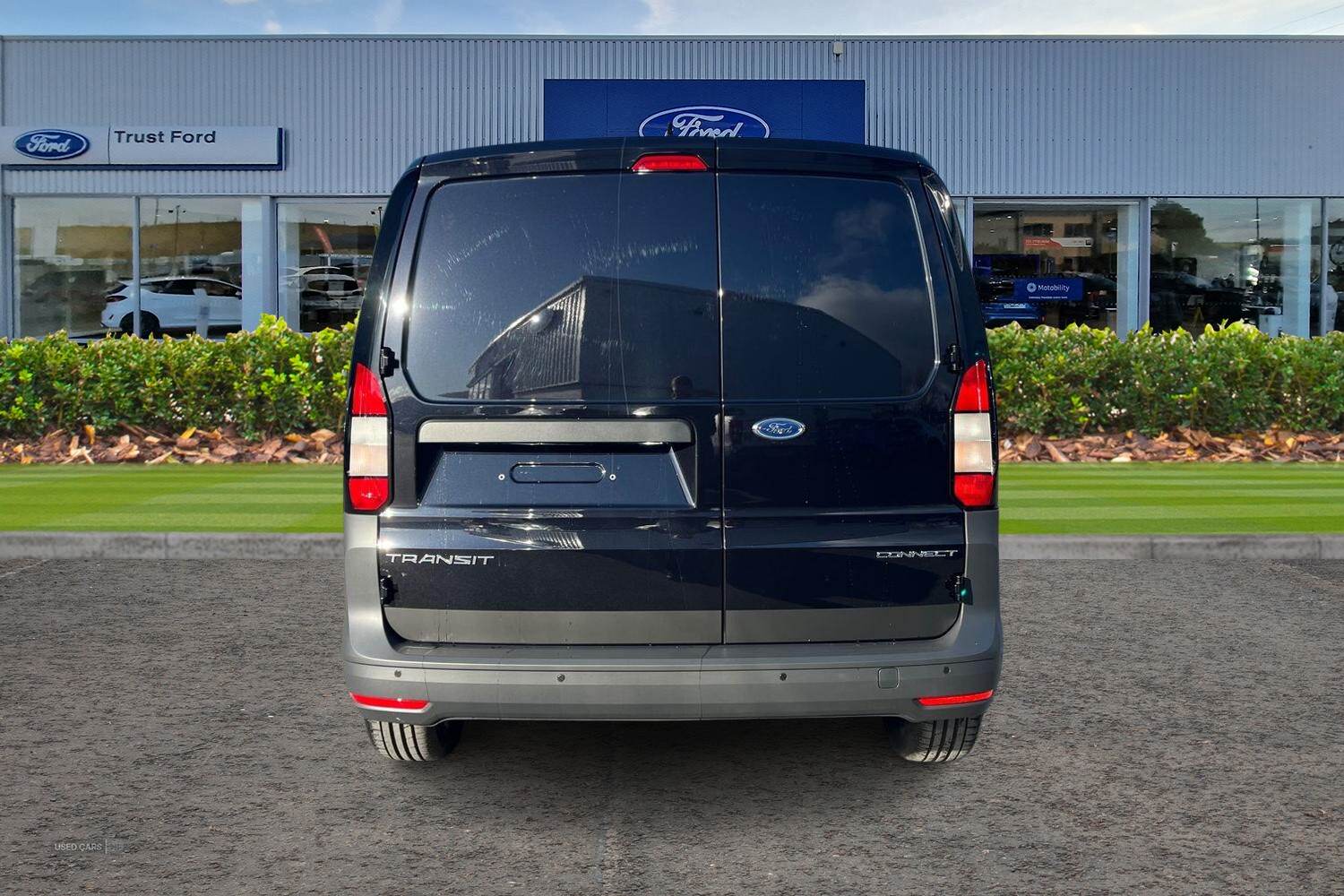 Ford Transit Connect 240 Trend L1 SWB 122PS AUTO 7 Speed, FRONT AND REAR PARKING AID, IN STOCK