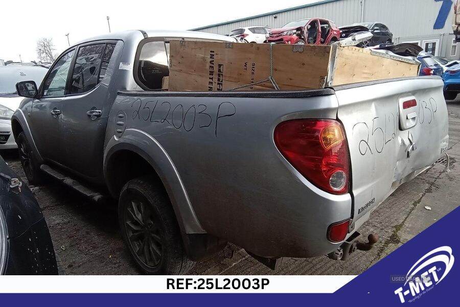 Jun 2015 Mitsubishi L200 D/Cab DI-D Warrior II 4WD 176Bhp [2010]