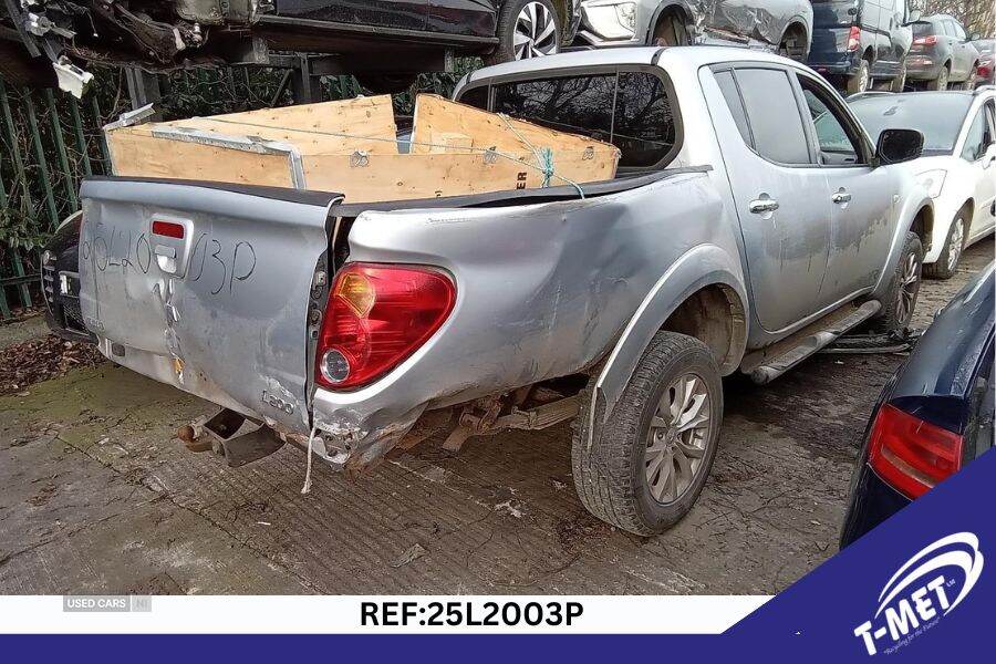 Jun 2015 Mitsubishi L200 D/Cab DI-D Warrior II 4WD 176Bhp [2010]