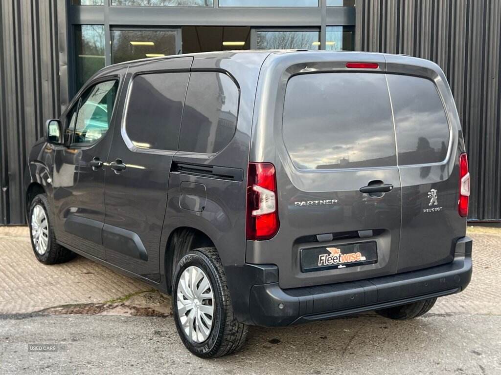 Oct 2021 Peugeot Partner 1000 1.5 BlueHDi 130 Professional Premium Van EAT8