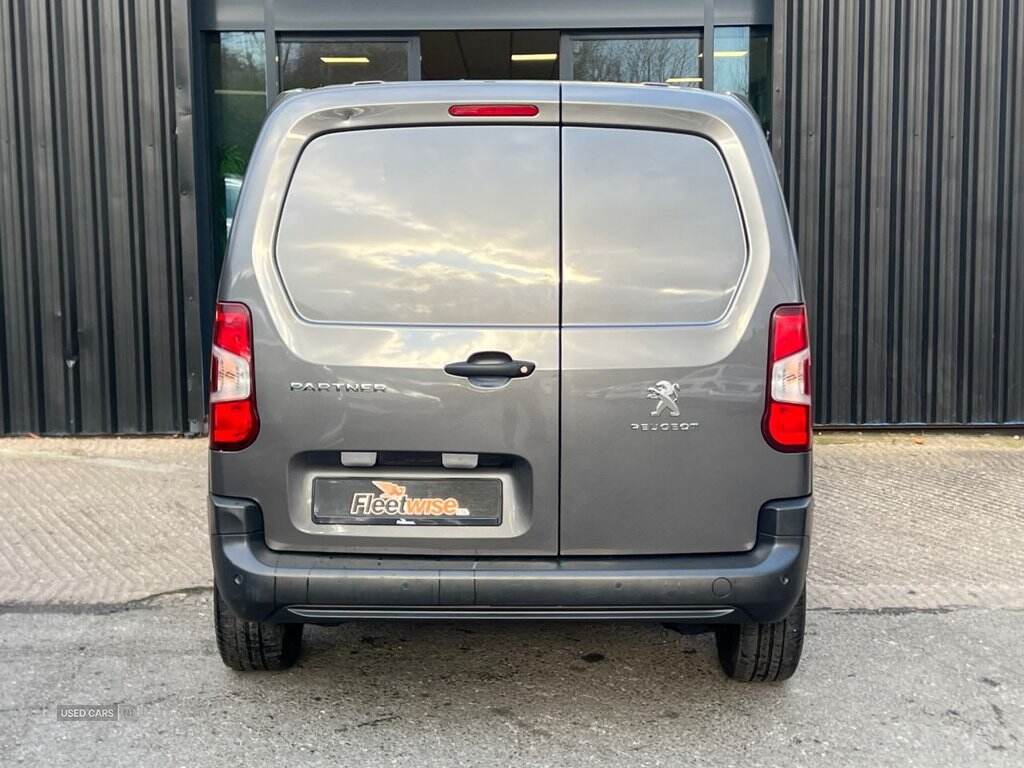 Oct 2021 Peugeot Partner 1000 1.5 BlueHDi 130 Professional Premium Van EAT8