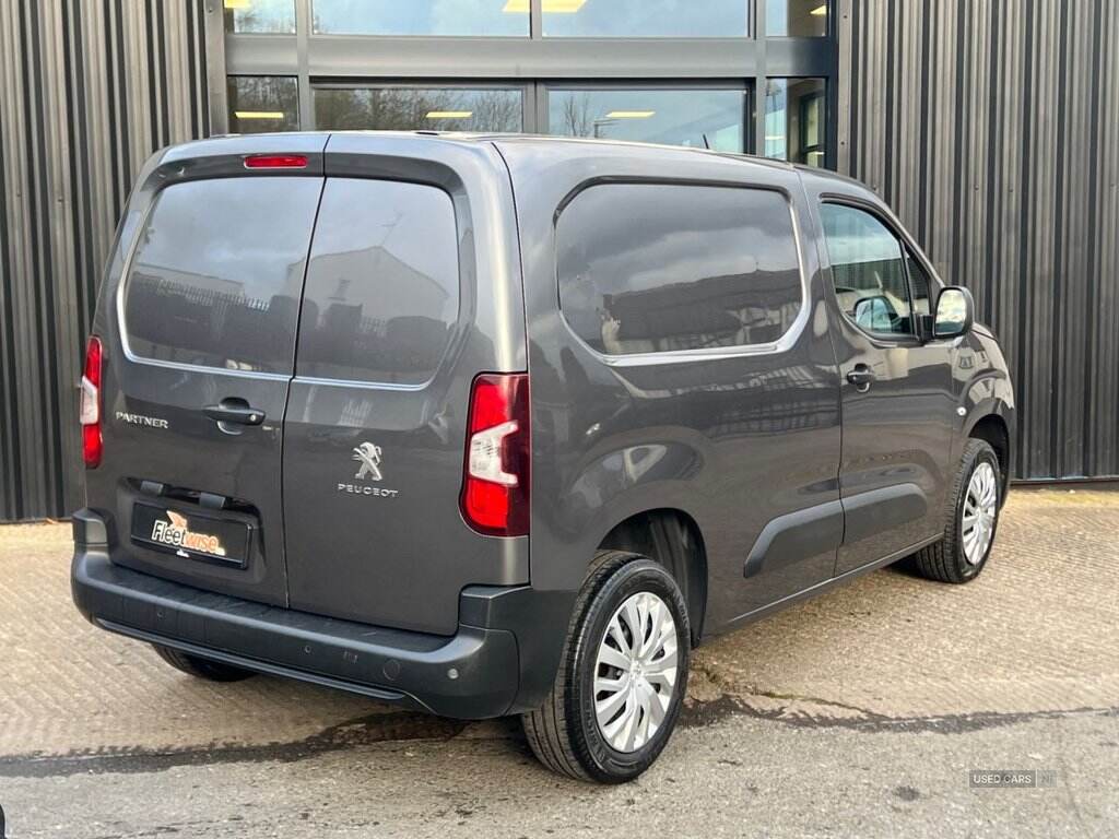 Oct 2021 Peugeot Partner 1000 1.5 BlueHDi 130 Professional Premium Van EAT8