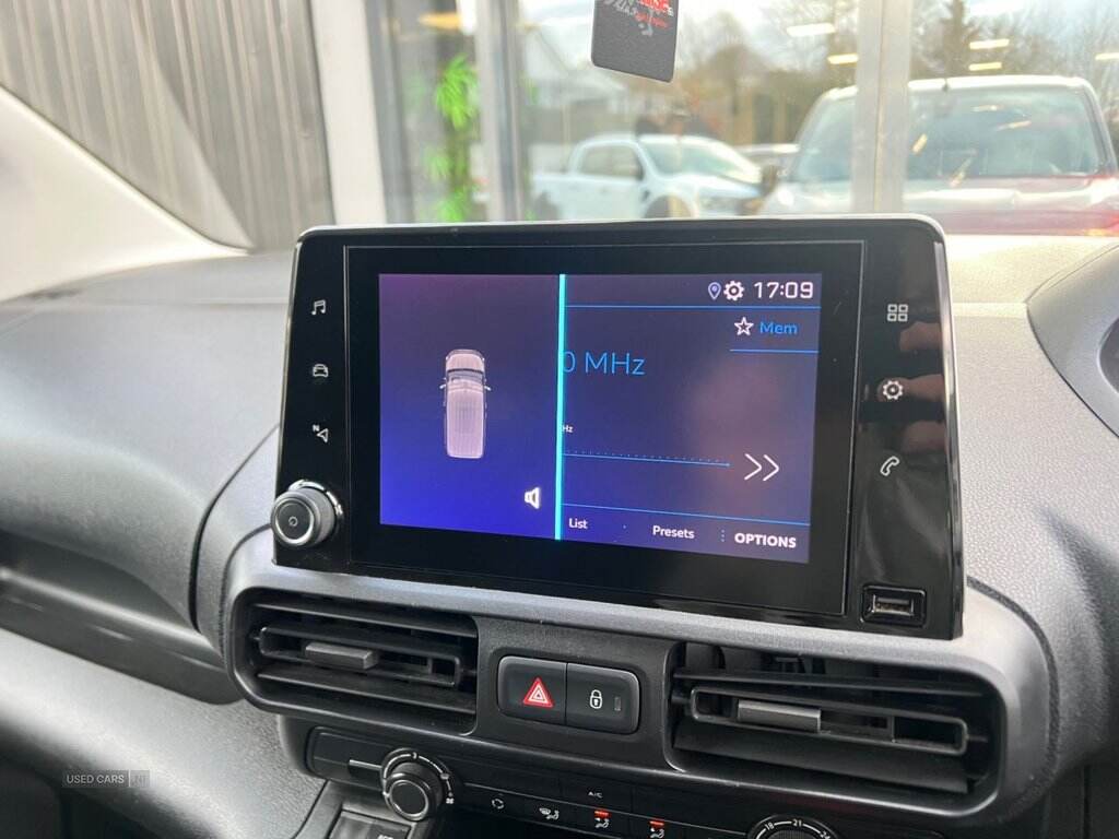 Oct 2021 Peugeot Partner 1000 1.5 BlueHDi 130 Professional Premium Van EAT8