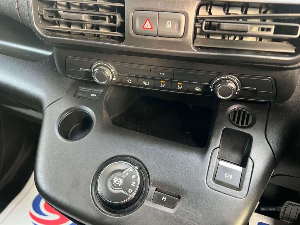 Oct 2021 Peugeot Partner 1000 1.5 BlueHDi 130 Professional Premium Van EAT8