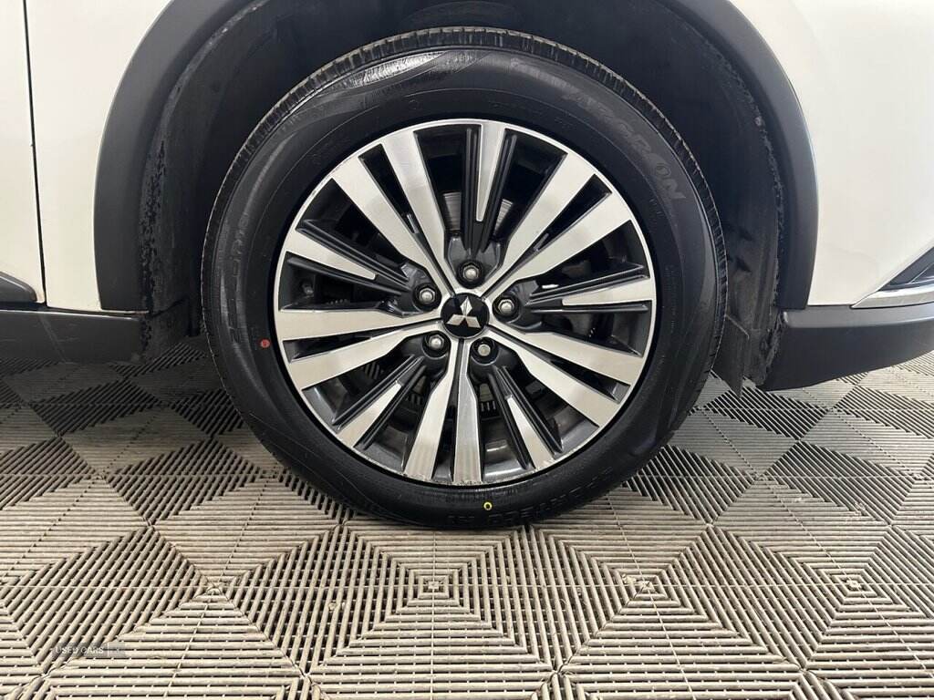 Nov 2019 Mitsubishi Outlander 2.0 Exceed 5dr CVT