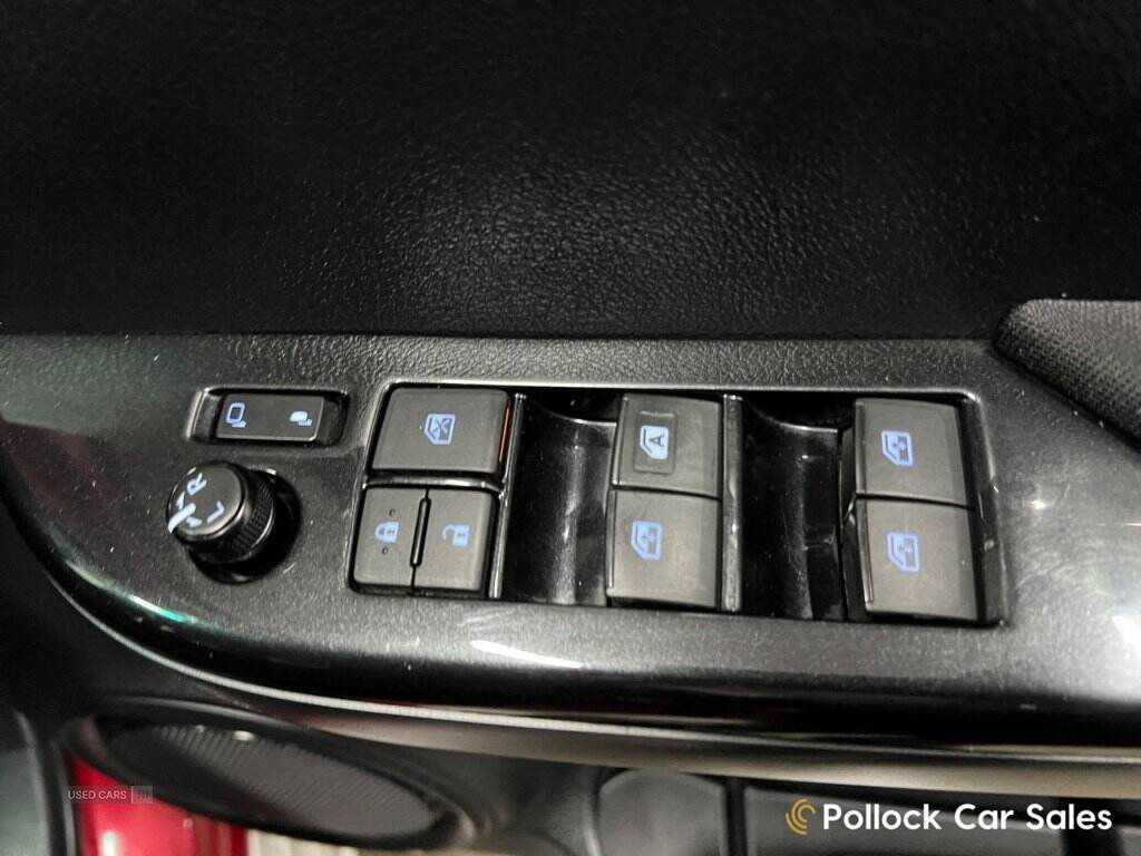 Jun 2017 Toyota Hi-lux Icon D/Cab Pick Up 2.4 D-4D Auto
