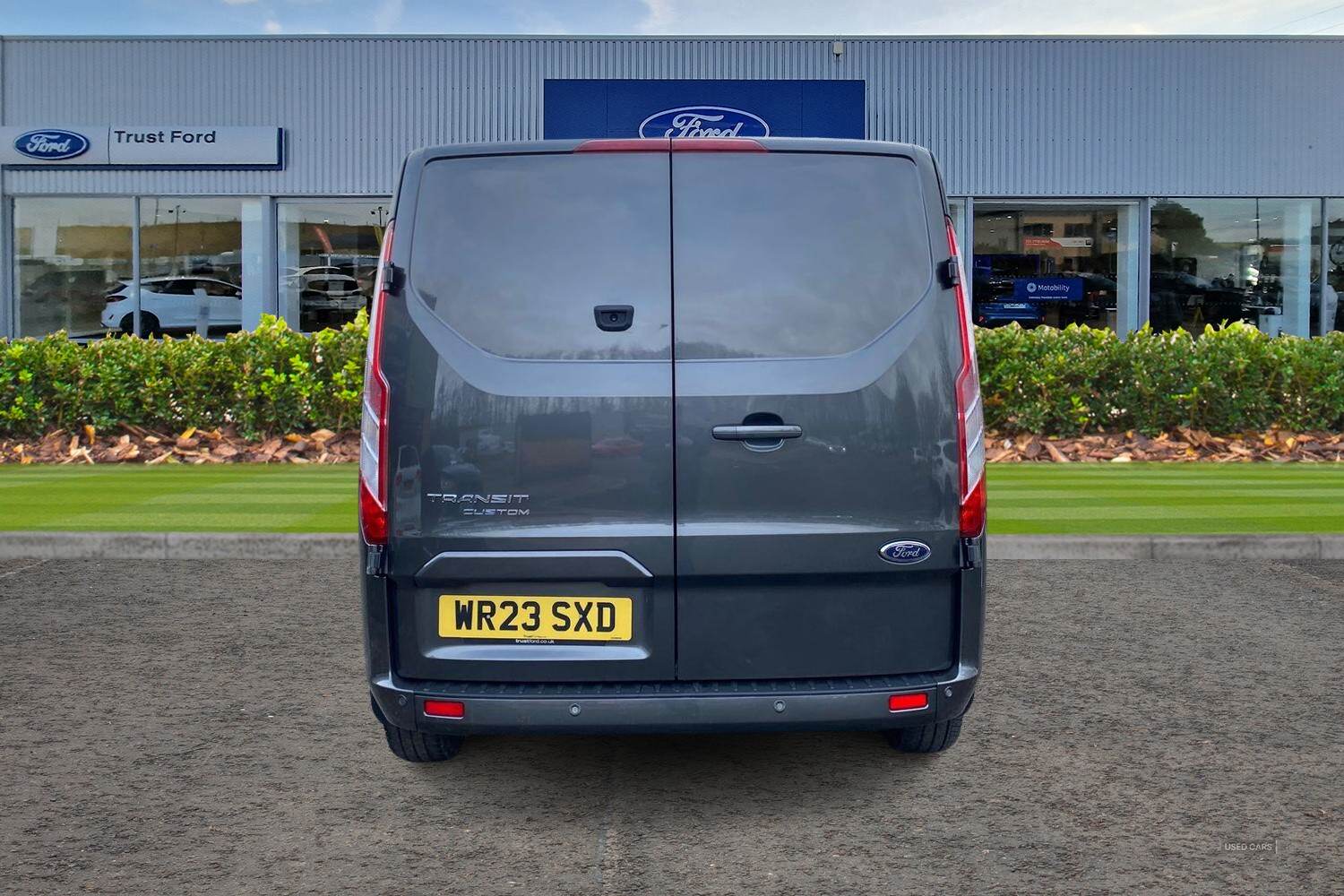 Jun 2023 Ford Transit Custom 2.0 EcoBlue 170ps Low Roof D/Cab Limited Van Auto