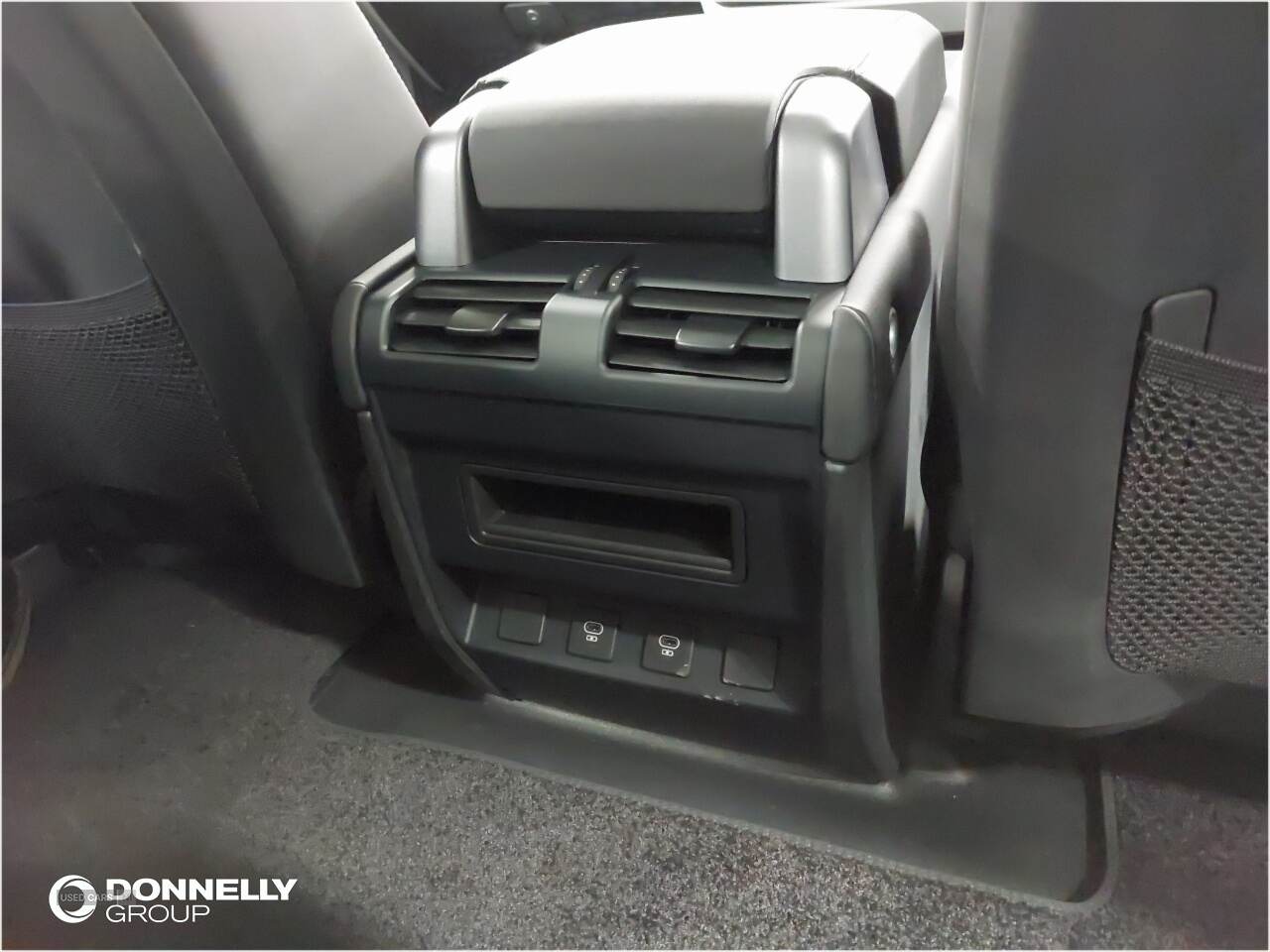 Oct 2024 Land Rover Defender 2.0 P300 SE 90 3dr Auto