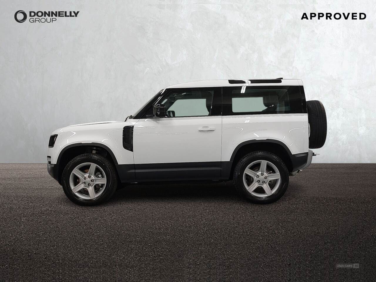 Oct 2024 Land Rover Defender 2.0 P300 SE 90 3dr Auto