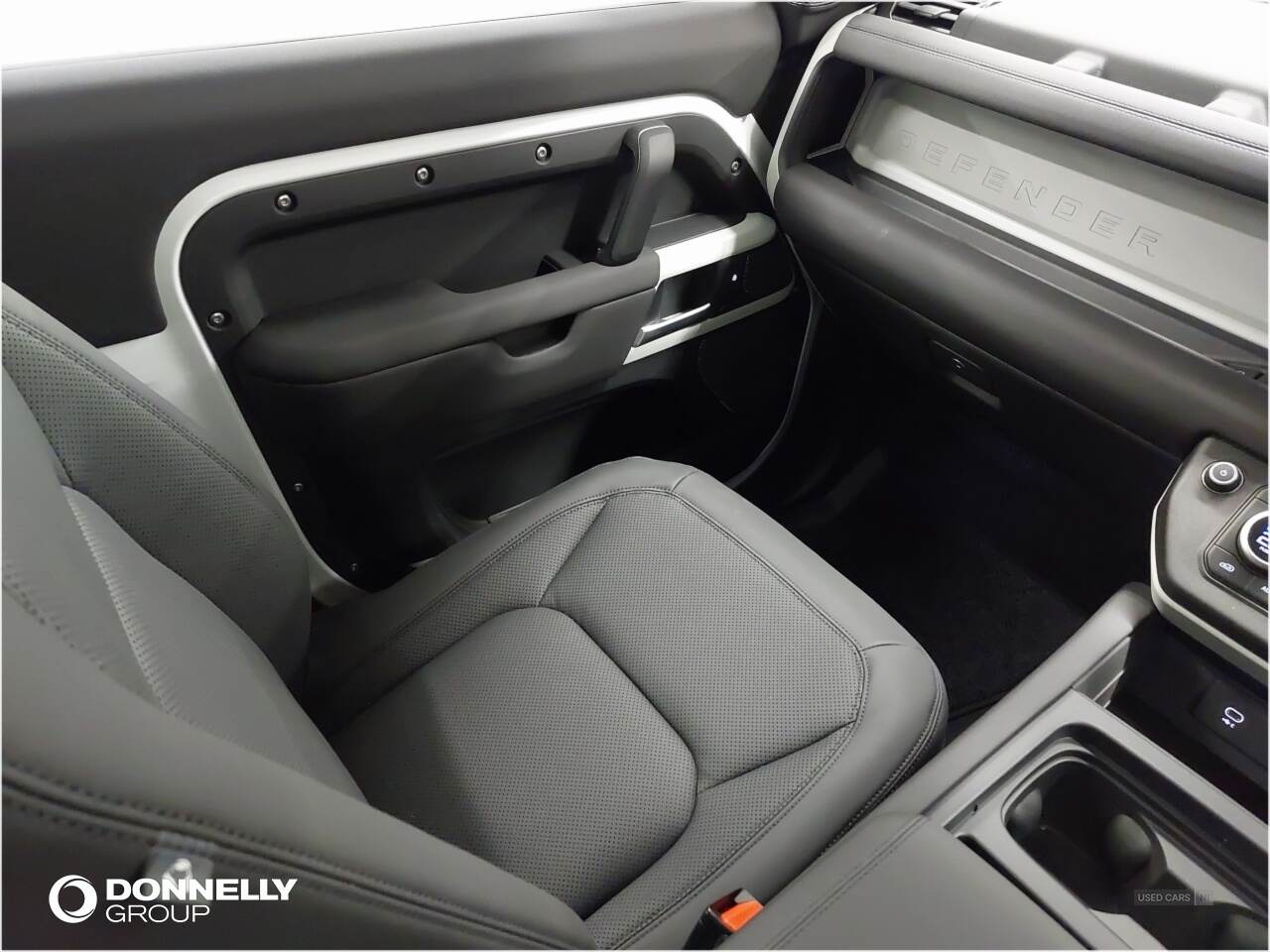 Oct 2024 Land Rover Defender 2.0 P300 SE 90 3dr Auto