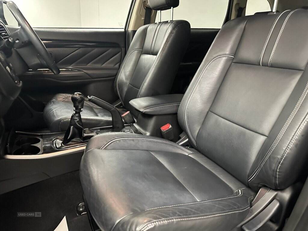 Mar 2025 Mitsubishi Outlander 2.2 DI-D 4 SUV 5dr Diesel Manual 4WD Euro 6 (s/s) (147 ps) Good History, Sat Nav, Bluetooth