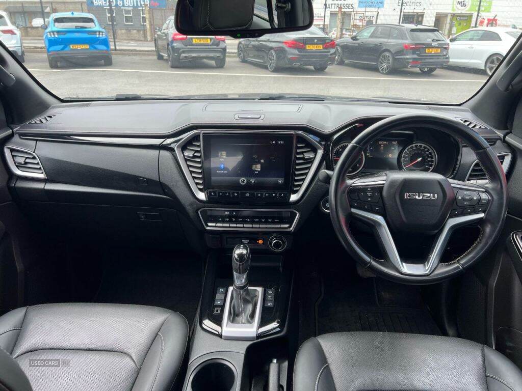 Feb 2023 Isuzu D-Max 1.9 V-Cross Double Cab 4x4 Auto
