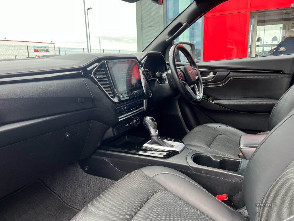 Feb 2023 Isuzu D-Max 1.9 V-Cross Double Cab 4x4 Auto