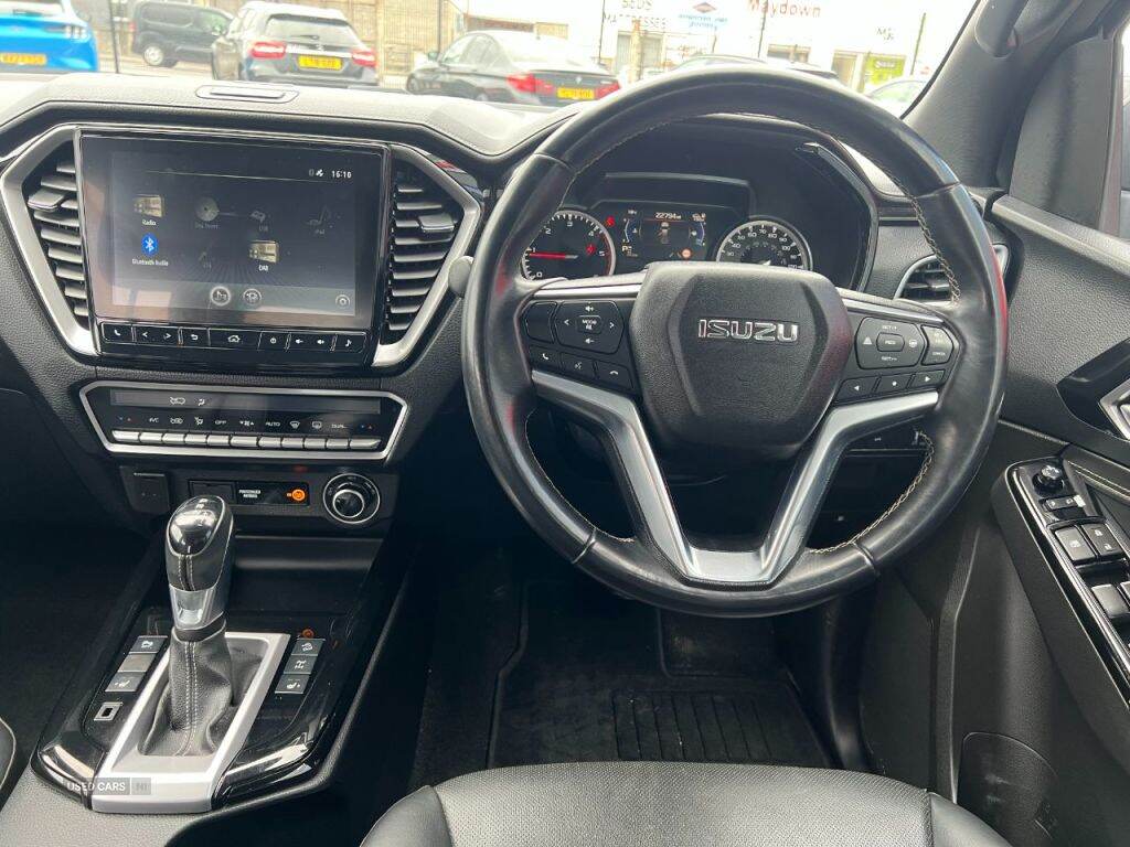 Feb 2023 Isuzu D-Max 1.9 V-Cross Double Cab 4x4 Auto