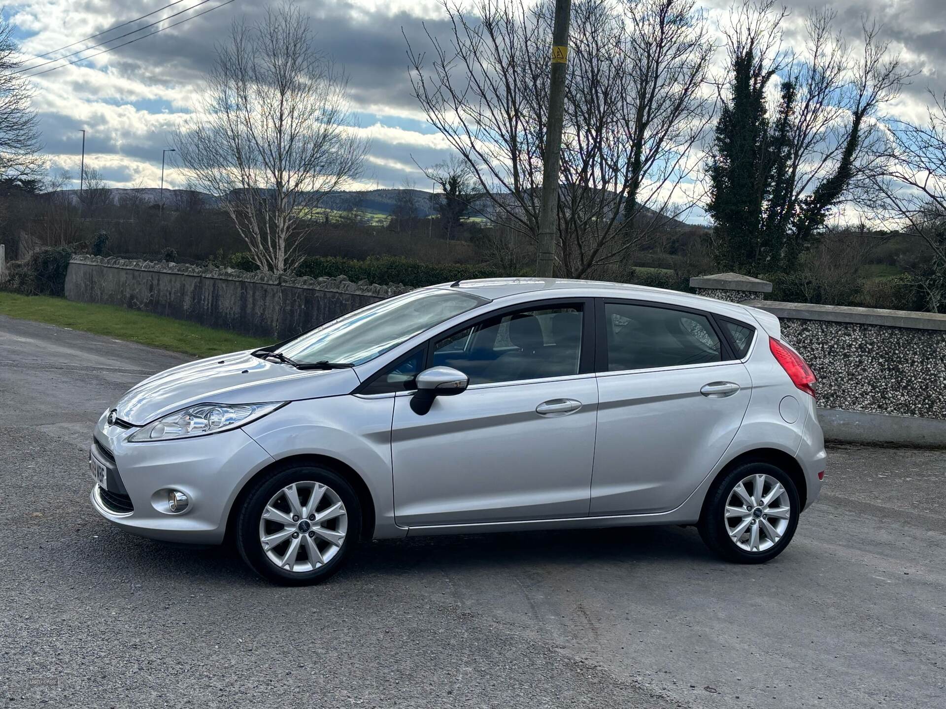 Feb 2010 Ford Fiesta 1.4 Zetec 5dr Auto