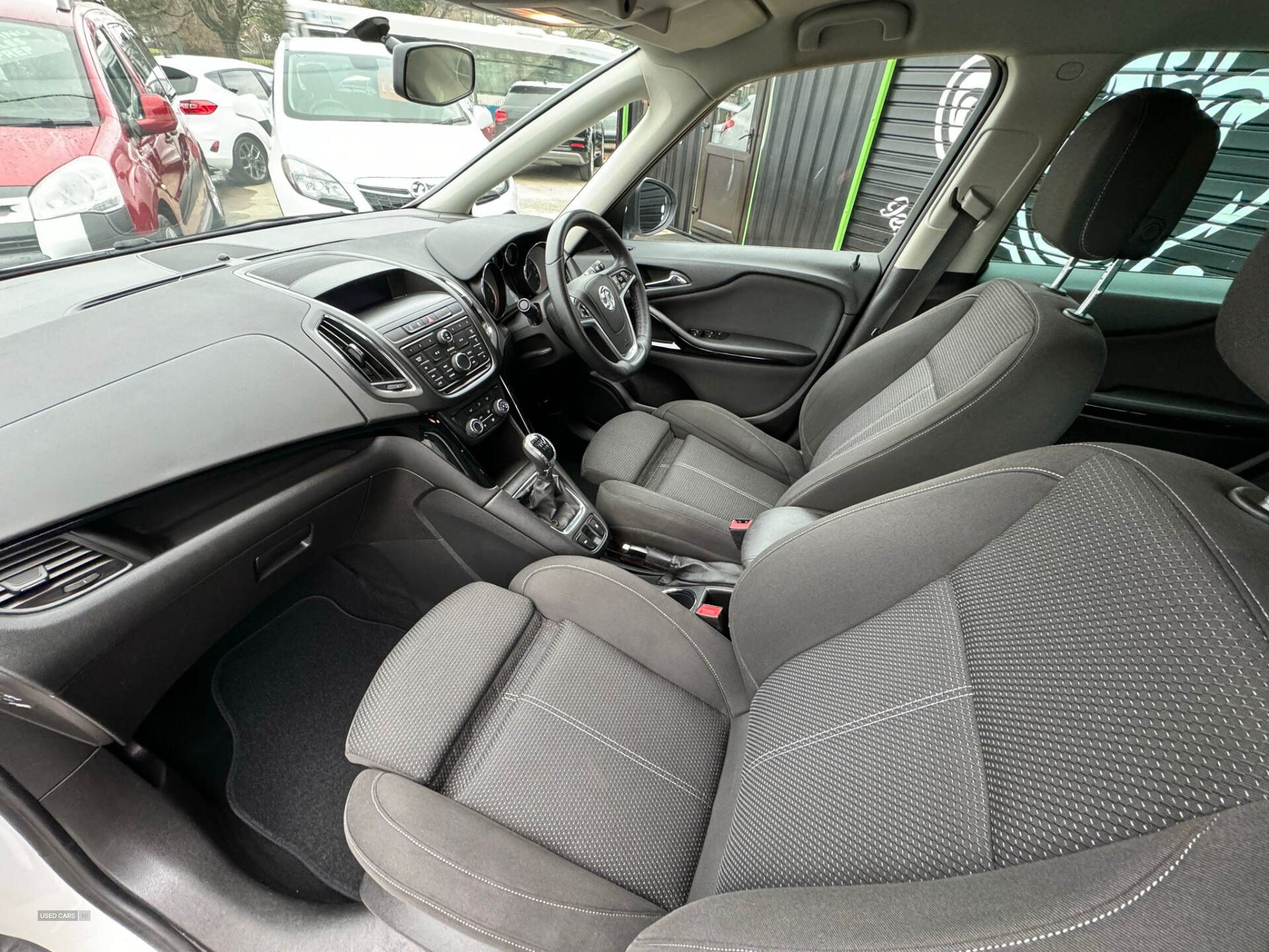 Oct 2015 Vauxhall Zafira 2.0 CDTi SRi 5dr