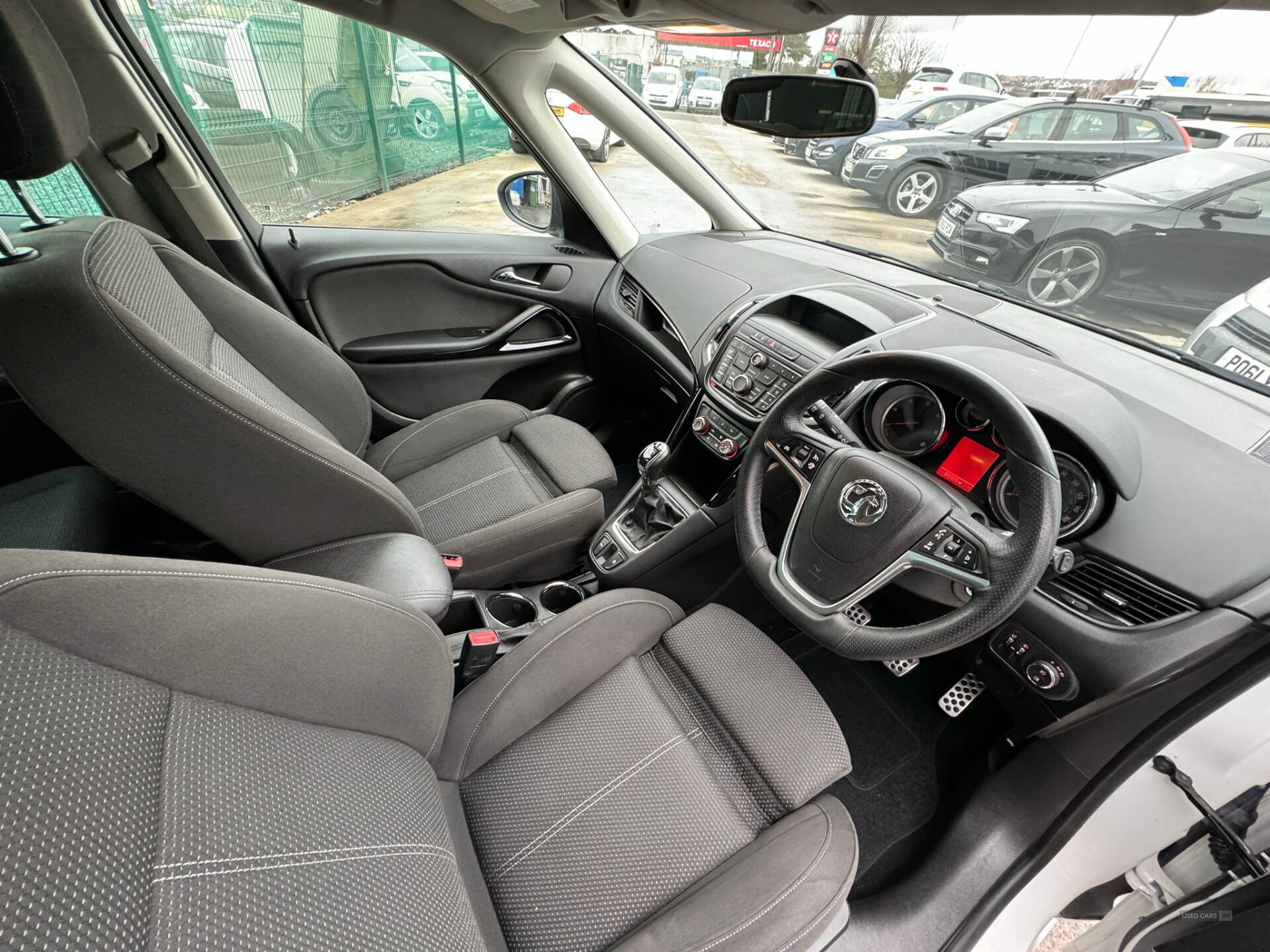 Oct 2015 Vauxhall Zafira 2.0 CDTi SRi 5dr