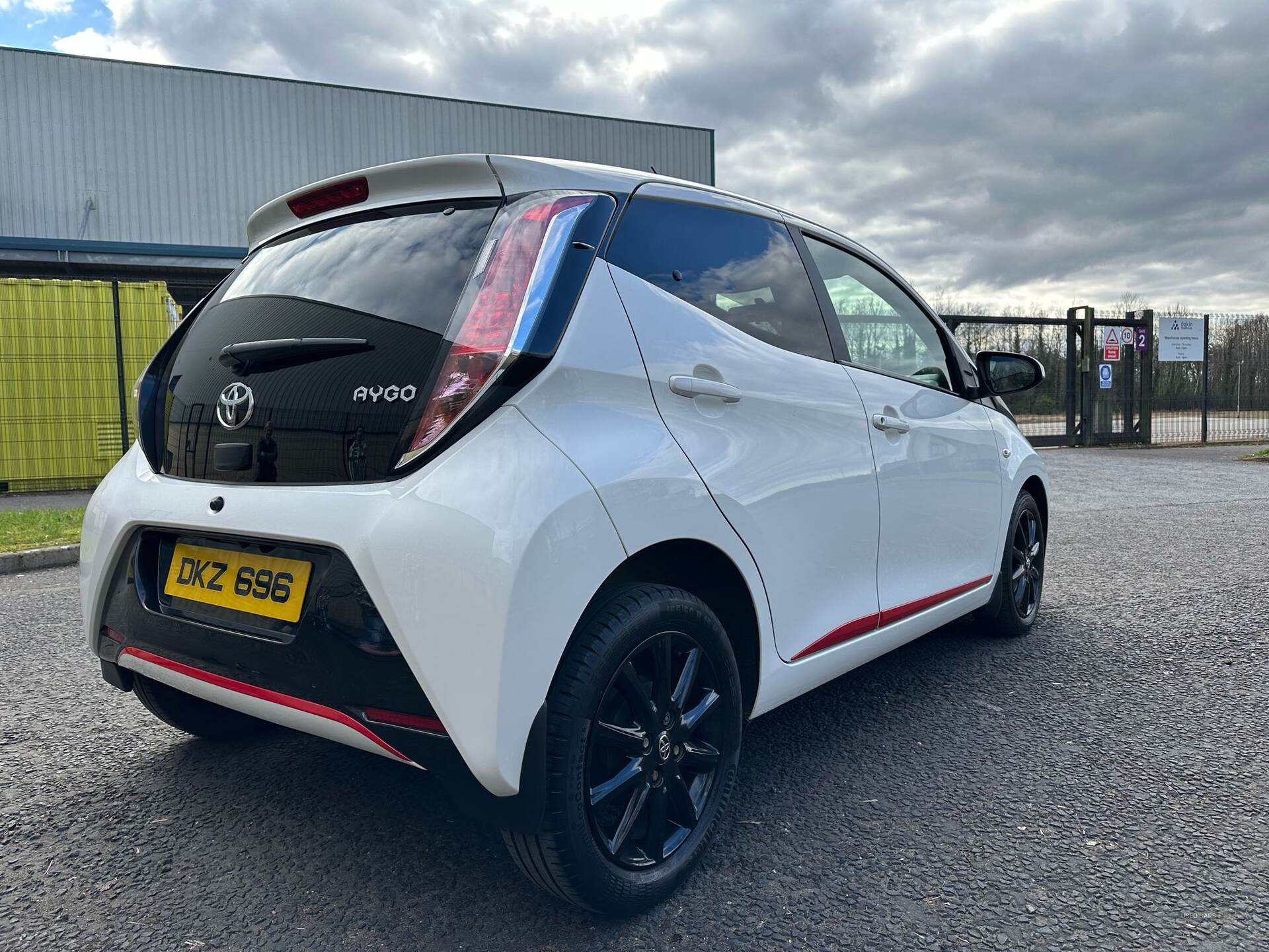 Jan 2017 Toyota Aygo 1.0 VVT-i X-Press 5dr