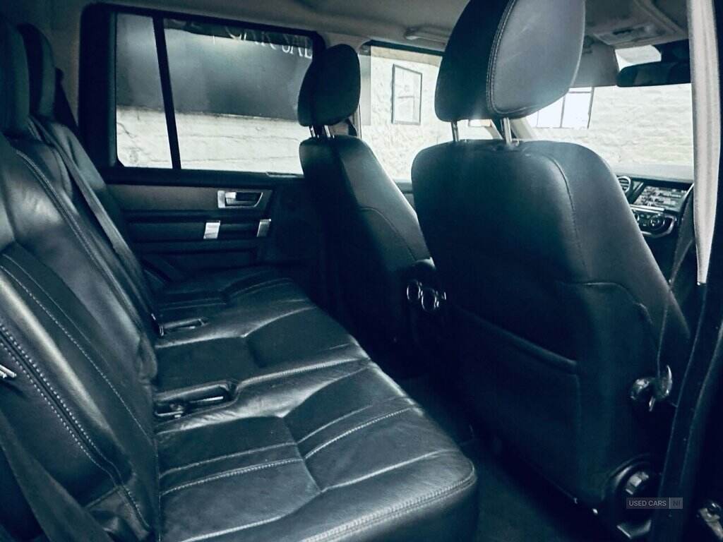 Nov 2015 Land Rover Discovery 4 3.0 SD V6 XS SUV 5dr Diesel Auto 4WD Euro 5 (255 bhp)