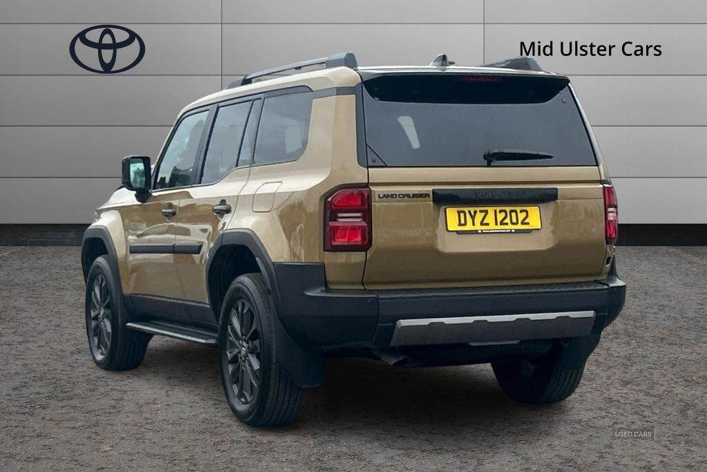 Jan 2025 Toyota Land Cruiser 2.8 D-4D 204 Invincible 5dr Auto 7 Seats