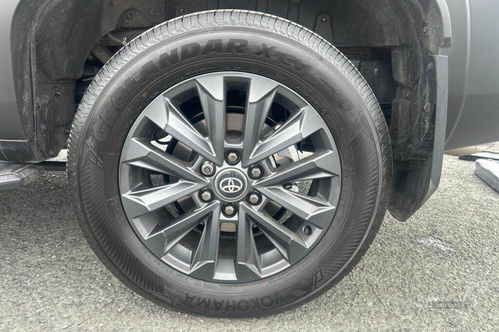 Jan 2025 Toyota Land Cruiser 2.8 D-4D 204 Invincible 5dr Auto 7 Seats