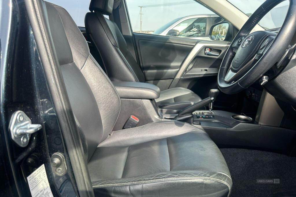 Mar 2015 Toyota RAV4 2.2 D-CAT Invincible 5dr Auto