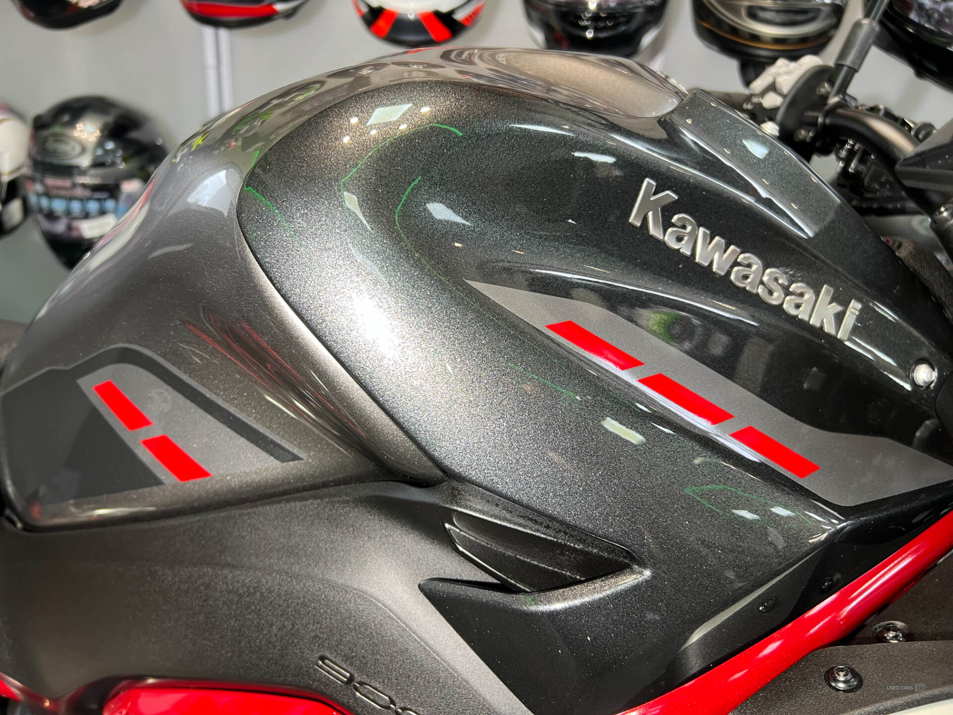   Kawasaki Z Series 2025 KAWASAKI Z900 IN METALLIC CARBON GREY