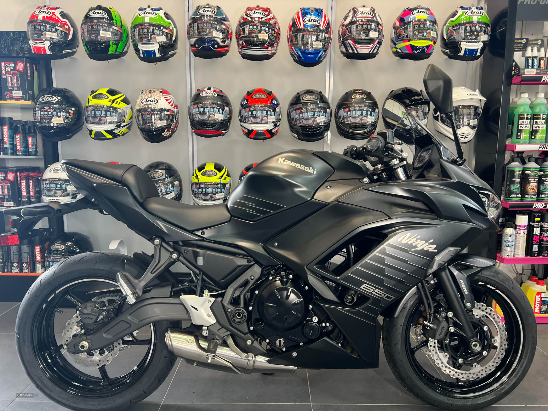  2025 Kawasaki Ninja 2025 KAWASAKI NINJA 650 IN METALLIC MATTE CARBON