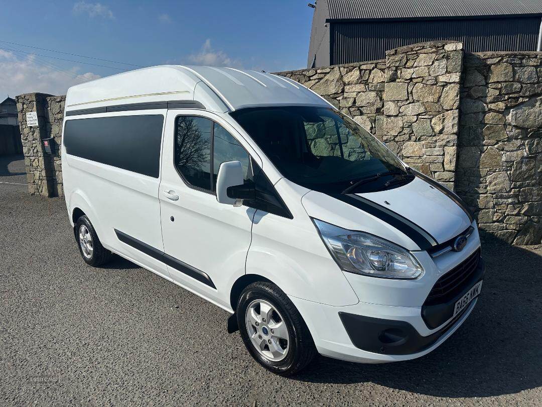 Jan 2017 Ford Transit Custom 2.0 TDCi 130ps Low Roof D/Cab Limited Van