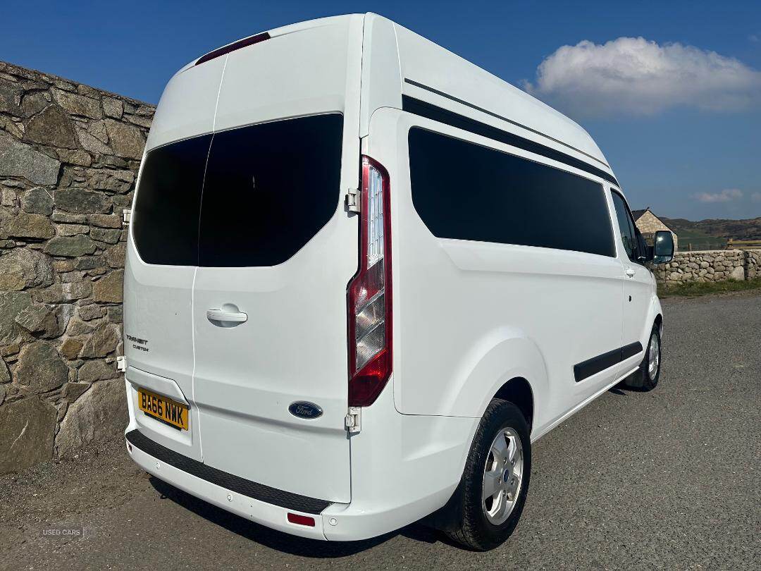 Jan 2017 Ford Transit Custom 2.0 TDCi 130ps Low Roof D/Cab Limited Van