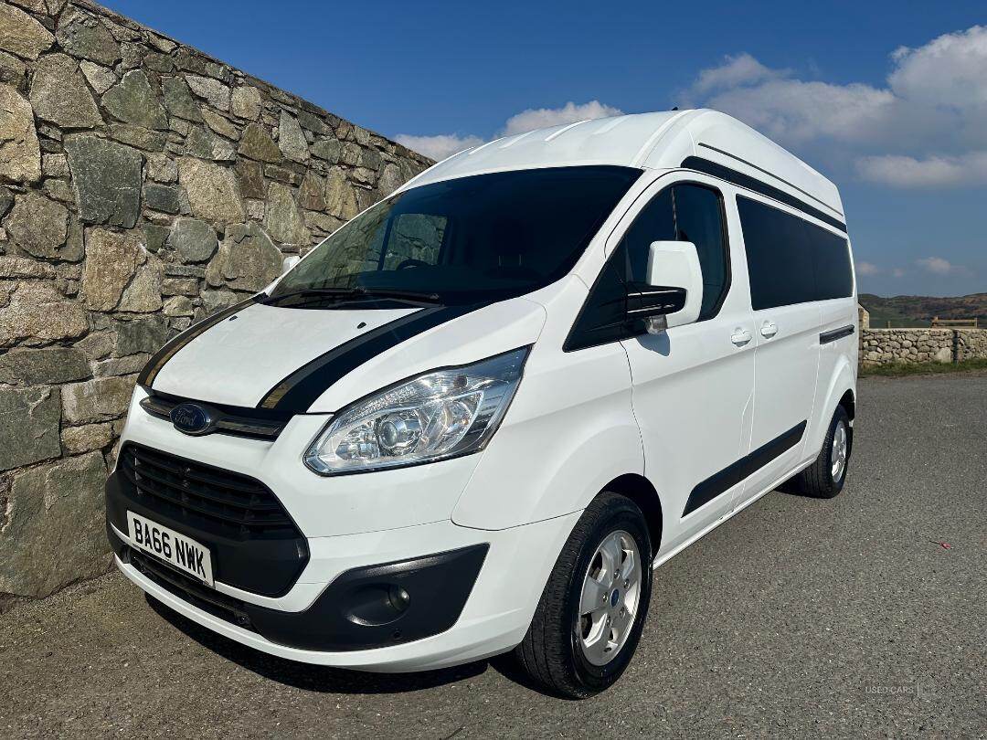 Jan 2017 Ford Transit Custom 2.0 TDCi 130ps Low Roof D/Cab Limited Van