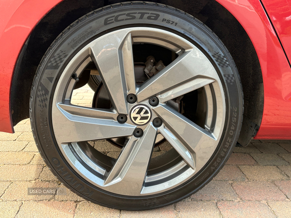 Volkswagen Golf DIESEL ESTATE in Antrim