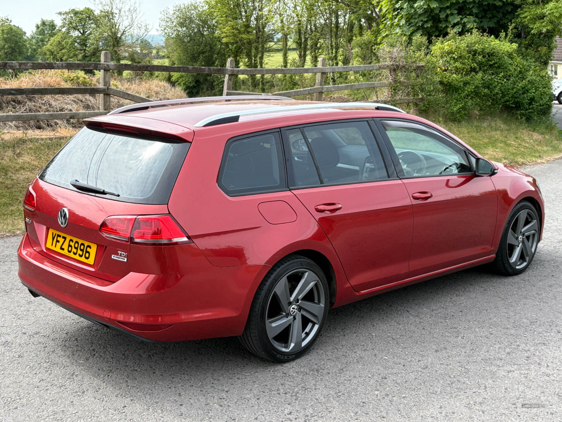 Volkswagen Golf DIESEL ESTATE in Antrim