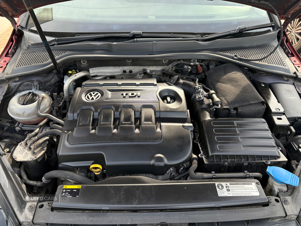 Volkswagen Golf DIESEL ESTATE in Antrim