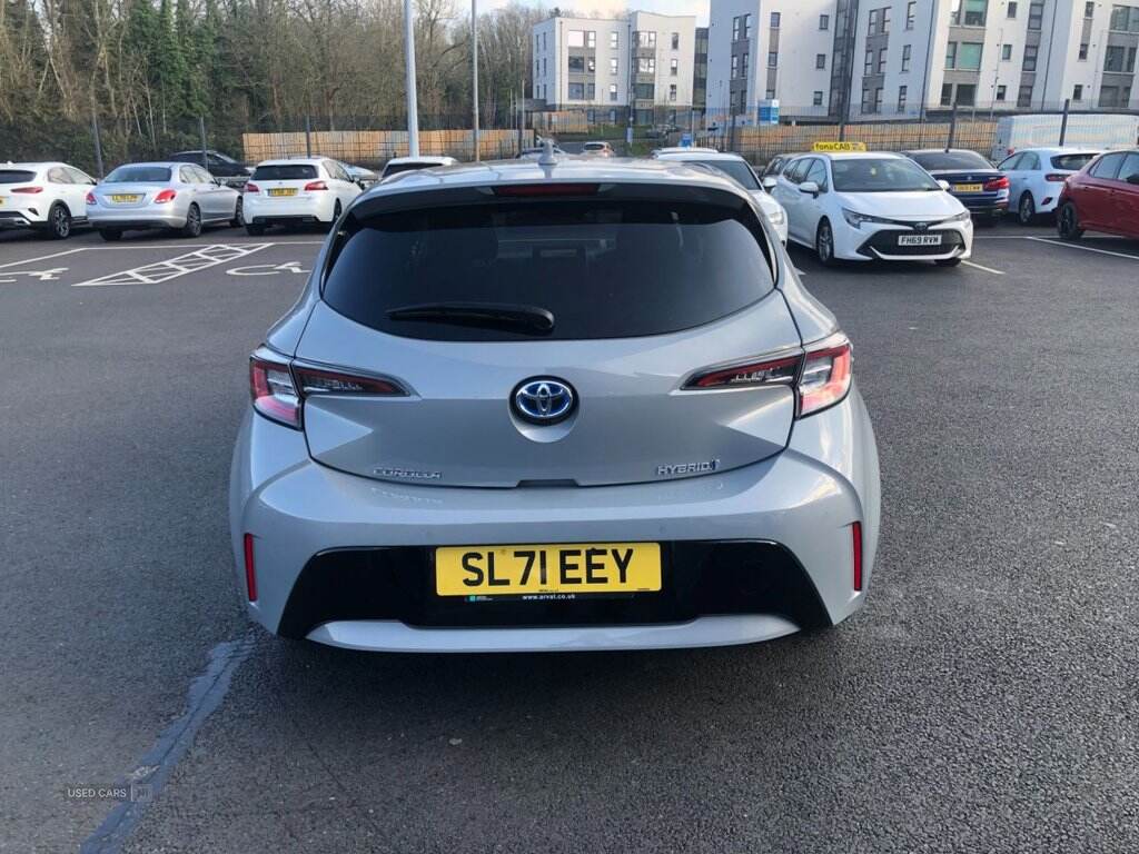 Dec 2021 Toyota Corolla 1.8 VVT-i Hybrid Design 5dr CVT